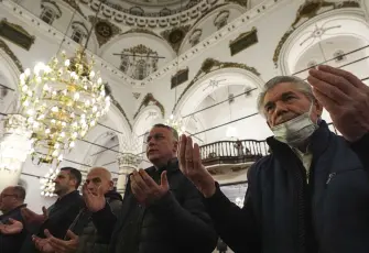 İzmir'de Regaip Kandili dualarla idrak edildi