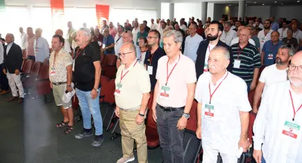 Karşıyaka’da tüzük kongresine revizyon