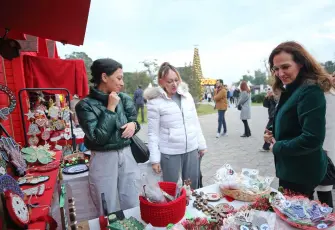 Karşıyaka’da yeni yıl heyecanı meydanlara taştı