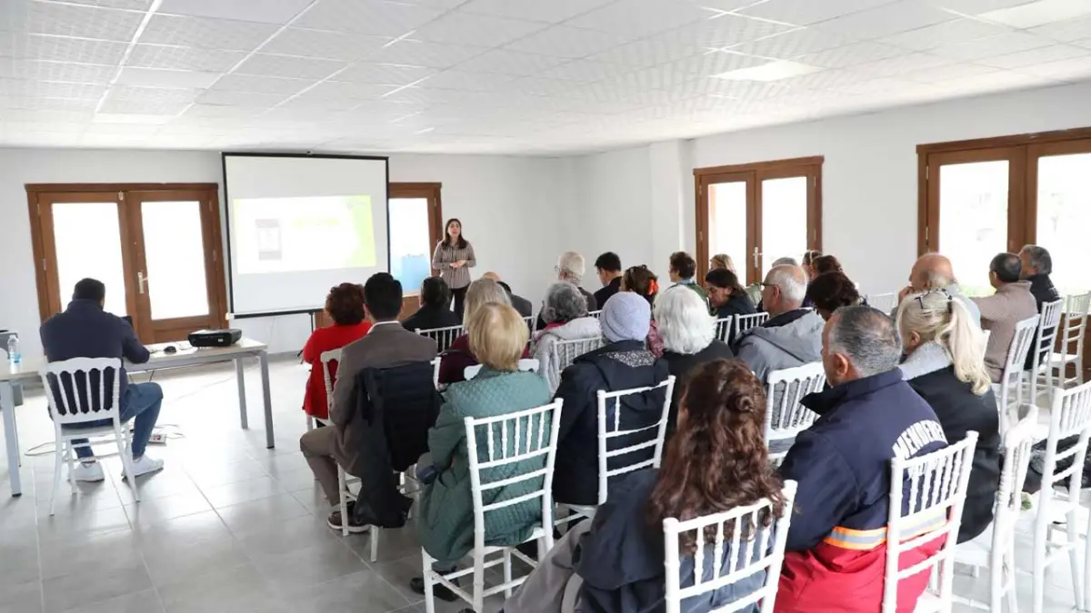 Menderes’te sivil toplum kuruluşlarına sıfır atık bilgilendirmesi haberinin görseli