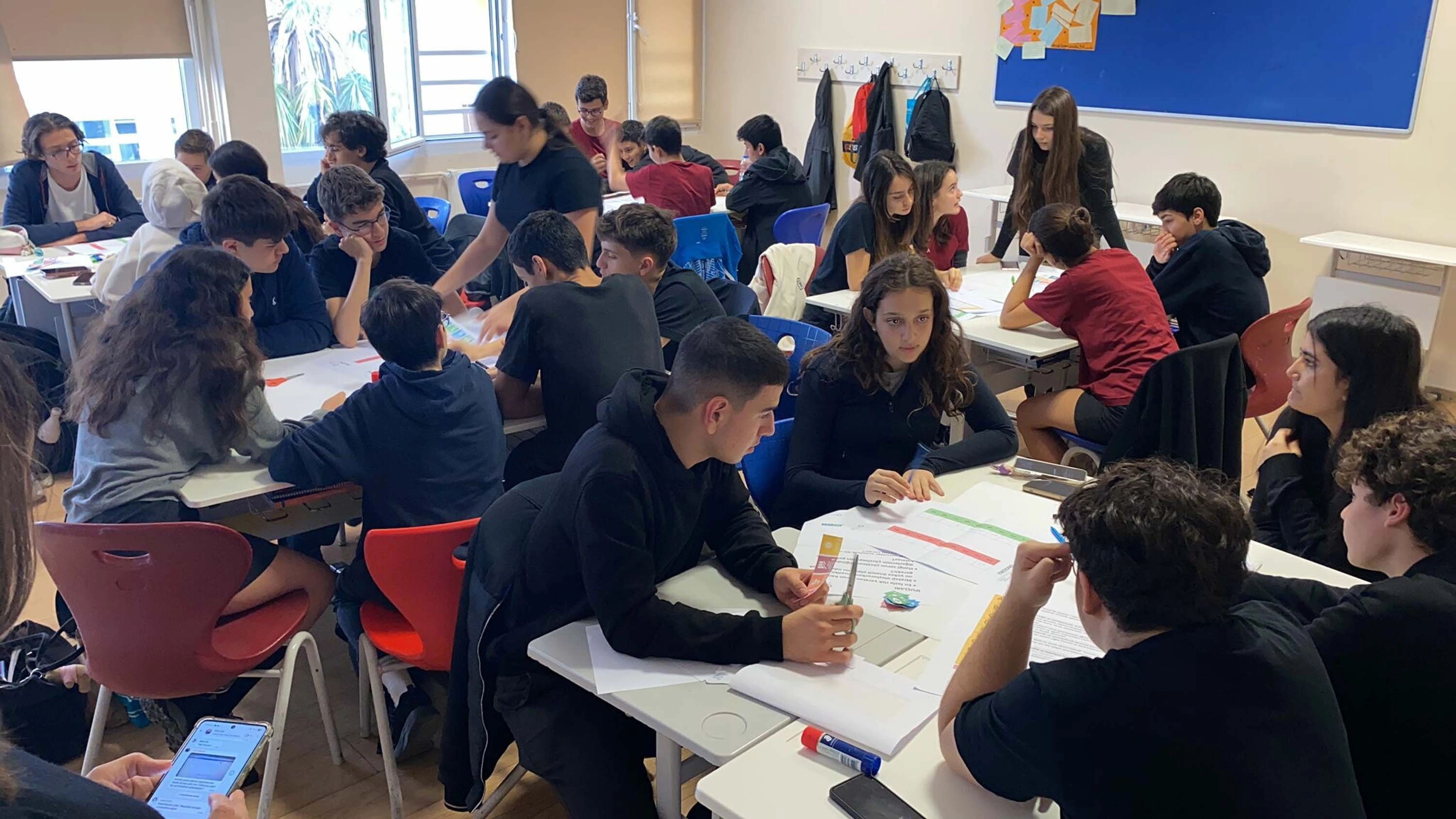 Öğrencilerden deniz suyunu tatlı su ve bitki gıdasına dönüştüren proje başlıklı video haberin görseli