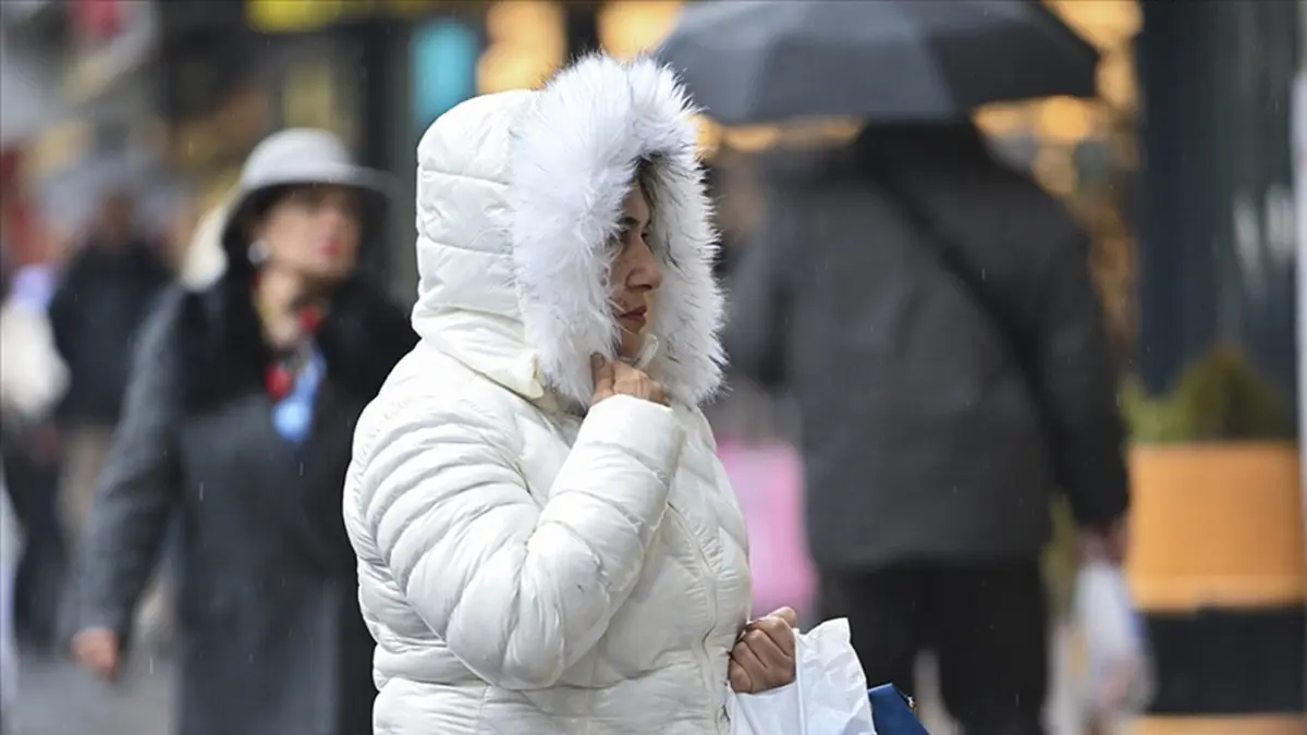 Soğuk hava dalgası, yurt genelinde sıcaklıkları 4 ila 10 derece düşürecek haberinin görseli
