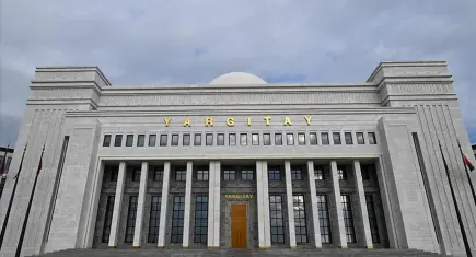 Yargıtay’dan karar çıktı: İş yerindeki zorlayıcı sebepten işten çıkarmada da ihbar tazminatı ödenmeli