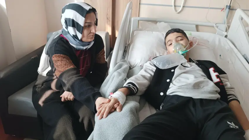 13 yaşındaki Muhammed, 52 gündür aralıksız öksürüyor haberinin görseli