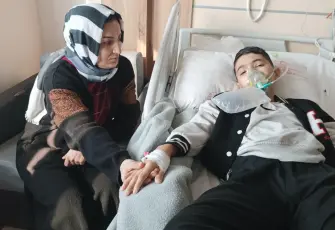 13 yaşındaki Muhammed, 52 gündür aralıksız öksürüyor