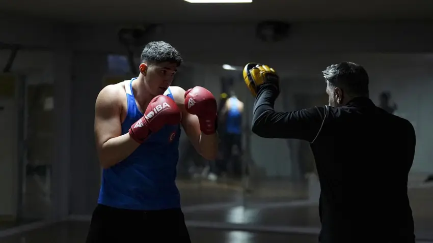 16 yaşında Avrupa şampiyonu olan milli boksörün hedefi olimpiyat