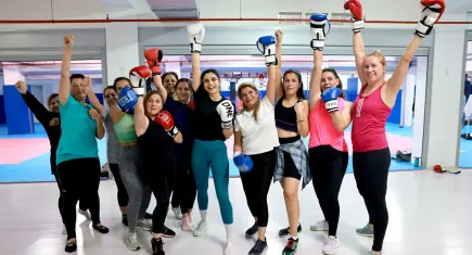 Bayraklı’da kadınlara spor keyfi