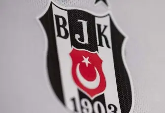 Beşiktaş iki isim ile yollarını ayırdı
