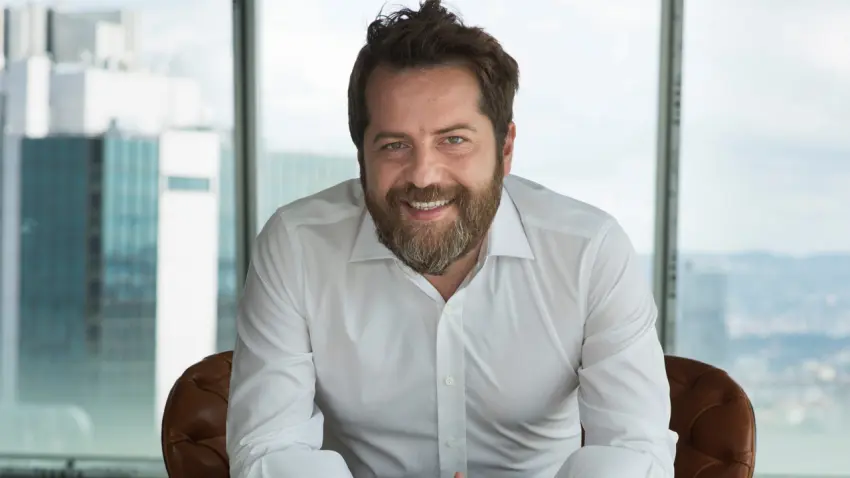 Futbolda bahis soruşturmasında yeni dalga: Erden Timur’un da aralarında olduğu 29 kişiye gözaltı haberinin görseli