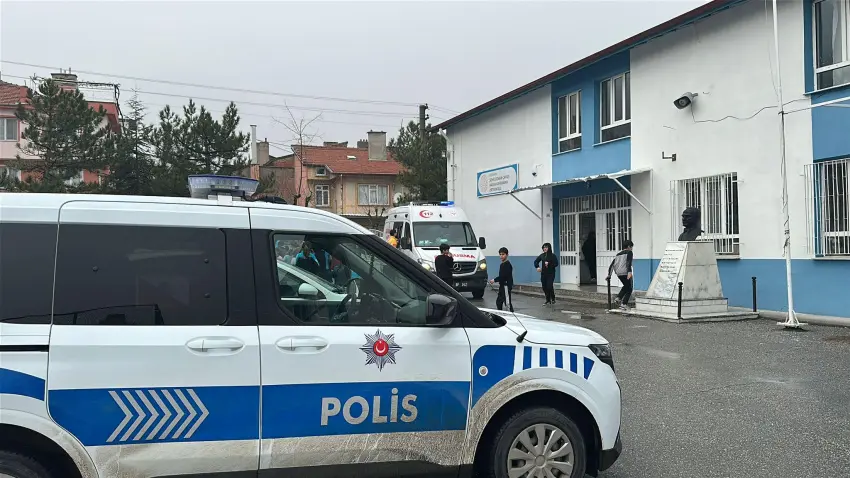 Okul bahçesinde dağıtılan çikolatalardan 27 öğrenci hastanelik olmuştu: Gözaltına alınan bakkal serbest haberinin görseli