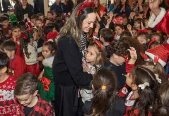 Yuvamız İzmir’den miniklere yeni yıl coşkusu