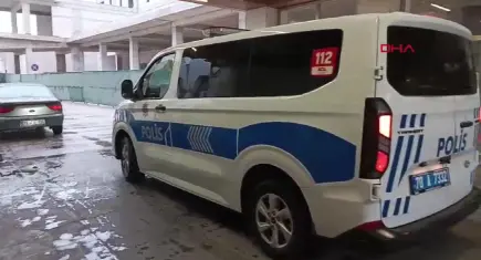 Boşanma aşamasındaki eşi tarafından bıçaklı saldırıya uğrayan kadın ağır yaralandı