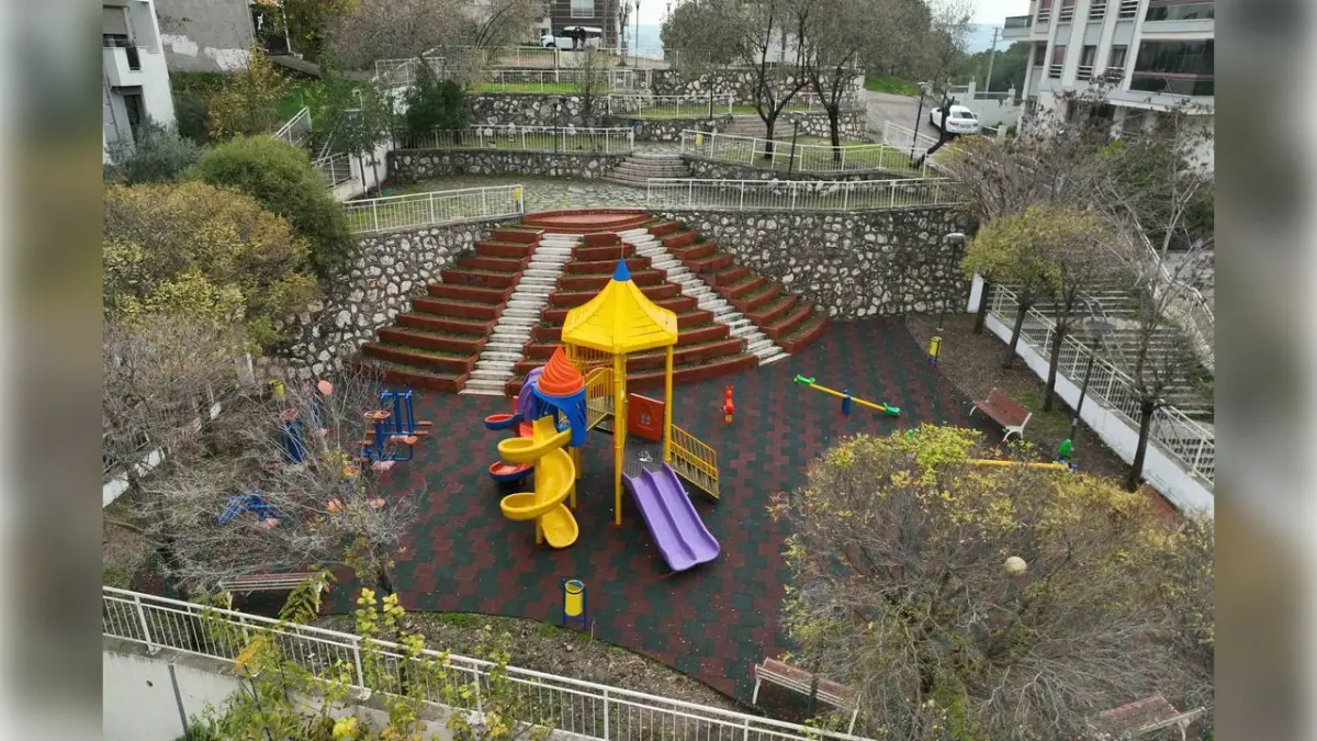 Buca’nın Merdivenli Park’ı baştan sona yenilendi haberinin görseli