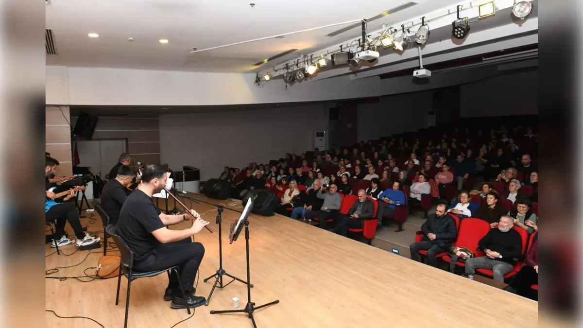 Çiğli’de Mahzuni Şerif Türküleriyle Anıldı haberinin görseli