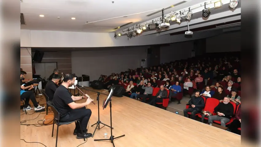 Çiğli’de Mahzuni Şerif Türküleriyle Anıldı