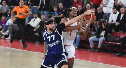 Karşıyaka potada Sarıca ile karşı karşıya