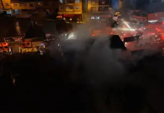 PVC üretimi yapan fabrikada korkutan yangın