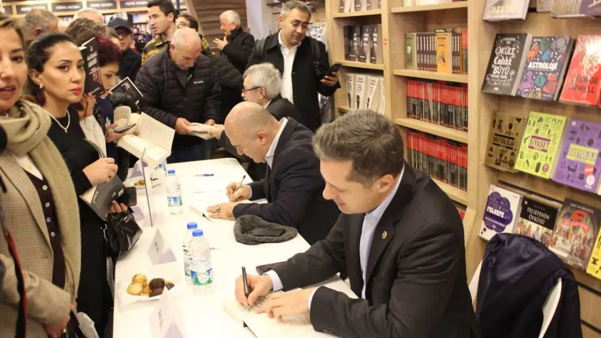 Silivri’den İzmir’e Özel Mektup: “22 Metrekare Gökyüzü” okurlarla buluştu haberinin görseli