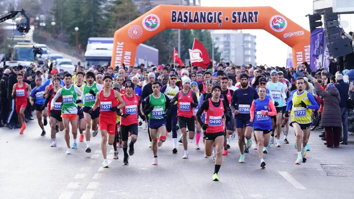 90. Büyük Atatürk Koşusu Ankara’da koşuldu haberinin görseli