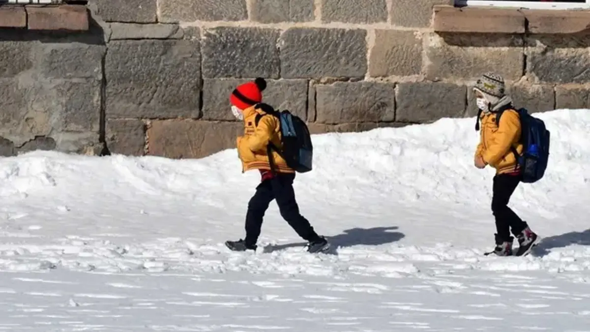 Bir ilde olumsuz hava şartlarından okullar bir gün tatil edildi! haberinin görseli