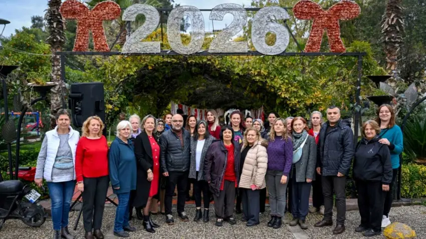 Bornova’da yeni yılın hediyesi kadın emeği oldu