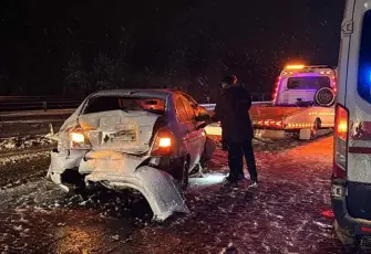 Kar yağışı kazaya neden oldu