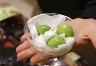 Kış ortasında yaz meyvesi cep yakıyor: 3 erik 300 TL