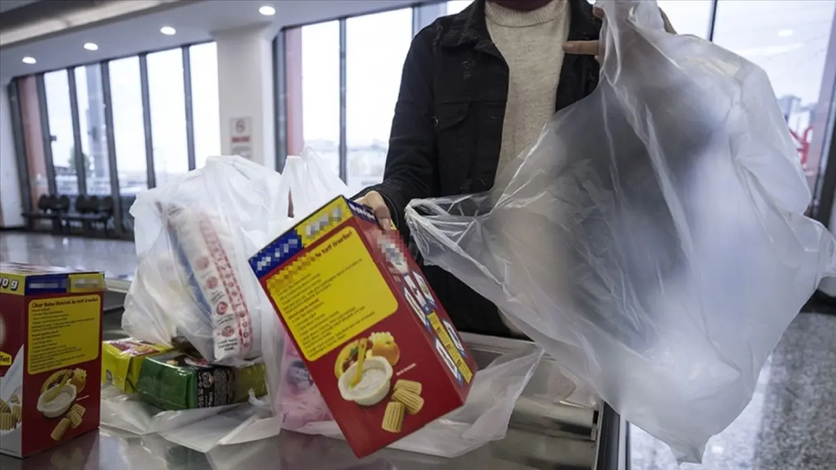 Plastik poşetin fiyatı belli oldu: 25 kuruş devri bitiyor, 1 lira oluyor! haberinin görseli