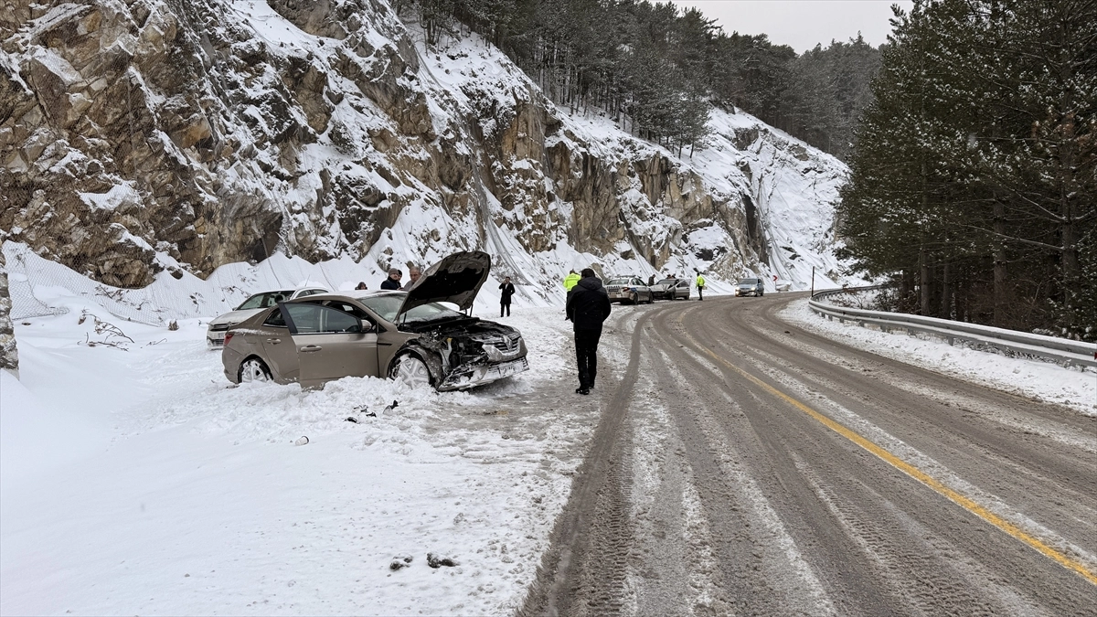Ülke genelinde soğuk hava ve kar başlıklı video haberin görseli
