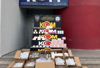 Adana'da ruhsatsız muayenehanelere baskın:Binlerce kaçak ilaç ele geçirildi