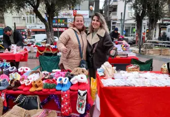 Buca’da 2. Yeni Yıl Hediyelik Eşya Pazarı açıldı