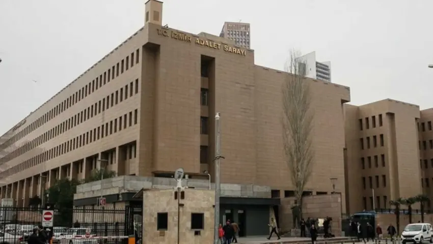 CHP'li Deniz Yücel kooperatif soruşturması kapsamında adliyeye geldi