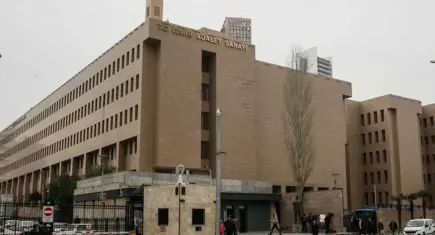 CHP'li Deniz Yücel kooperatif soruşturması kapsamında adliyeye geldi