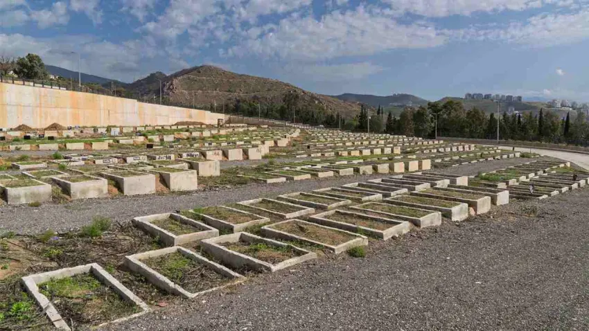 İzmir’e yeni mezarlık alanları kazandırılacak