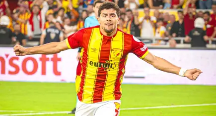 İzmir futbol takımları kritik dönemeçte: Süper Lig’den 3. Lig’e heyecan sürüyor