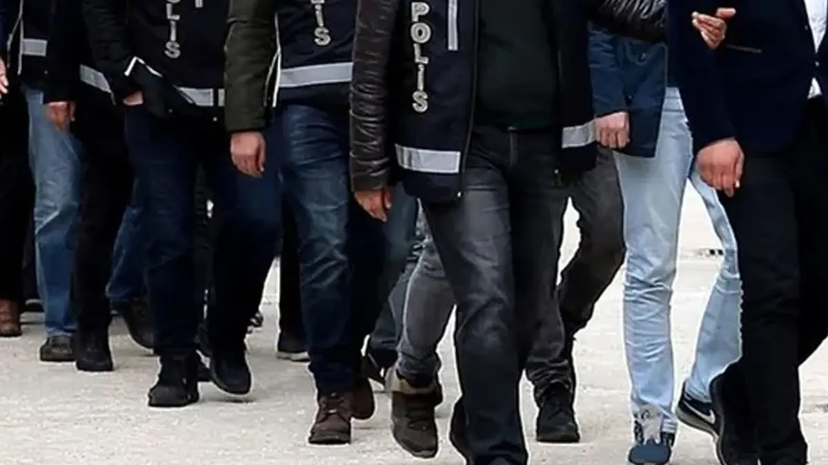 İzmir ve Aydın’da DHKP-C operasyonu: 27 gözaltı, 1 tutuklama haberinin görseli