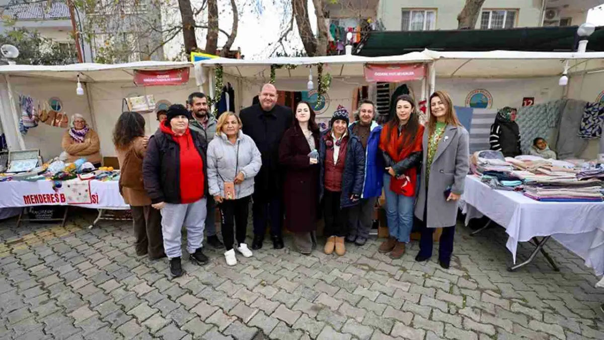Menderes Belediyesi’nden ilk yılbaşı pazarı etkinliği haberinin görseli