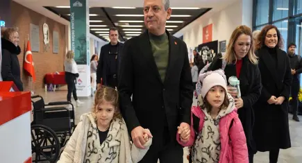 Özel, ikizlerin isteğini kırmadı: Ferdi Zeyrek’in emanetlerini okula götürdü 