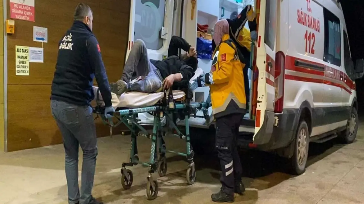 Sokak ortasında silahlı kavga: Husumetlisini bacağından vurdu haberinin görseli