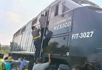  Tren raydan çıktı: 13 ölü