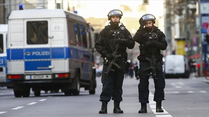 Almanya'da dev soygun: Duvarı delip 30 milyon avro ile kayıplara karıştılar! haberinin görseli