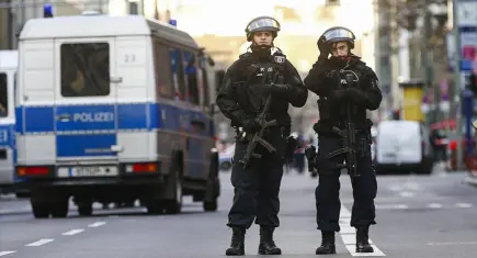 Almanya'da dev soygun: Duvarı delip 30 milyon avro ile kayıplara karıştılar!