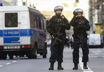 Almanya'da dev soygun: Duvarı delip 30 milyon avro ile kayıplara karıştılar!