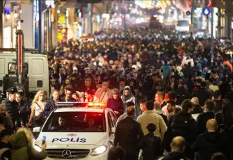 Bakan Yerlikaya duyurdu: Yılbaşı için 325 bin 267 personel görevlendirildi