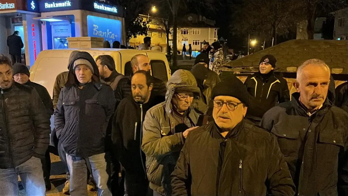 Edirne’de su kesintileri nedeniyle mahalleli eylem yaptı: 10 gündür sularımız akmıyor haberinin görseli