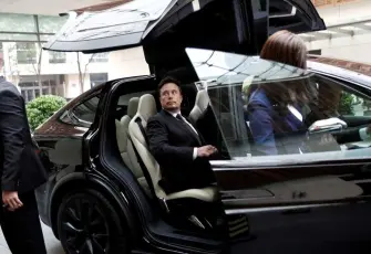 Elon Musk’ın siyasi tavrı satışları mı etkiledi? Tesla yılı düşüşle kapatıyor