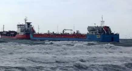 İstanbul Boğazı’nda korkutan temas: İki tanker çarpıştı, ekipler seferber oldu!