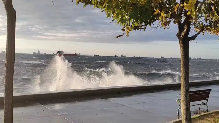 İstanbul'da bazı vapur seferleri iptal edildi haberinin görseli