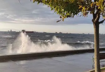 İstanbul'da bazı vapur seferleri iptal edildi