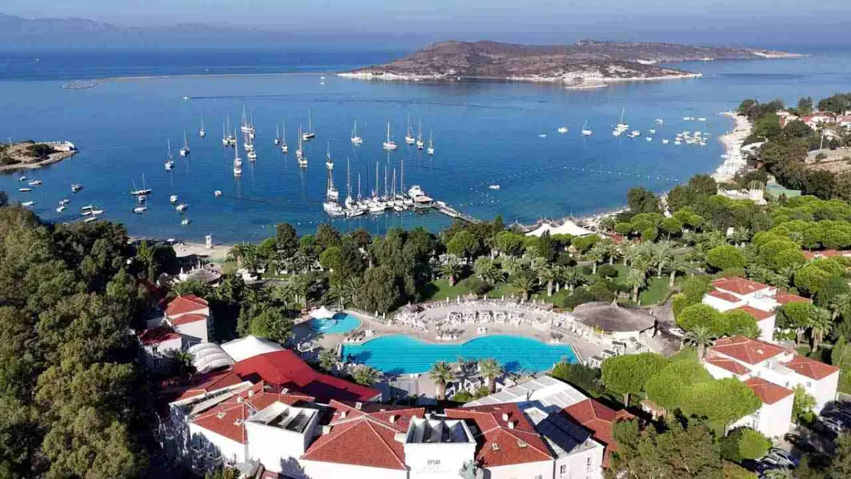 İzmir'deki ruhsat artışları turizm sektörünü zorluyor haberinin görseli